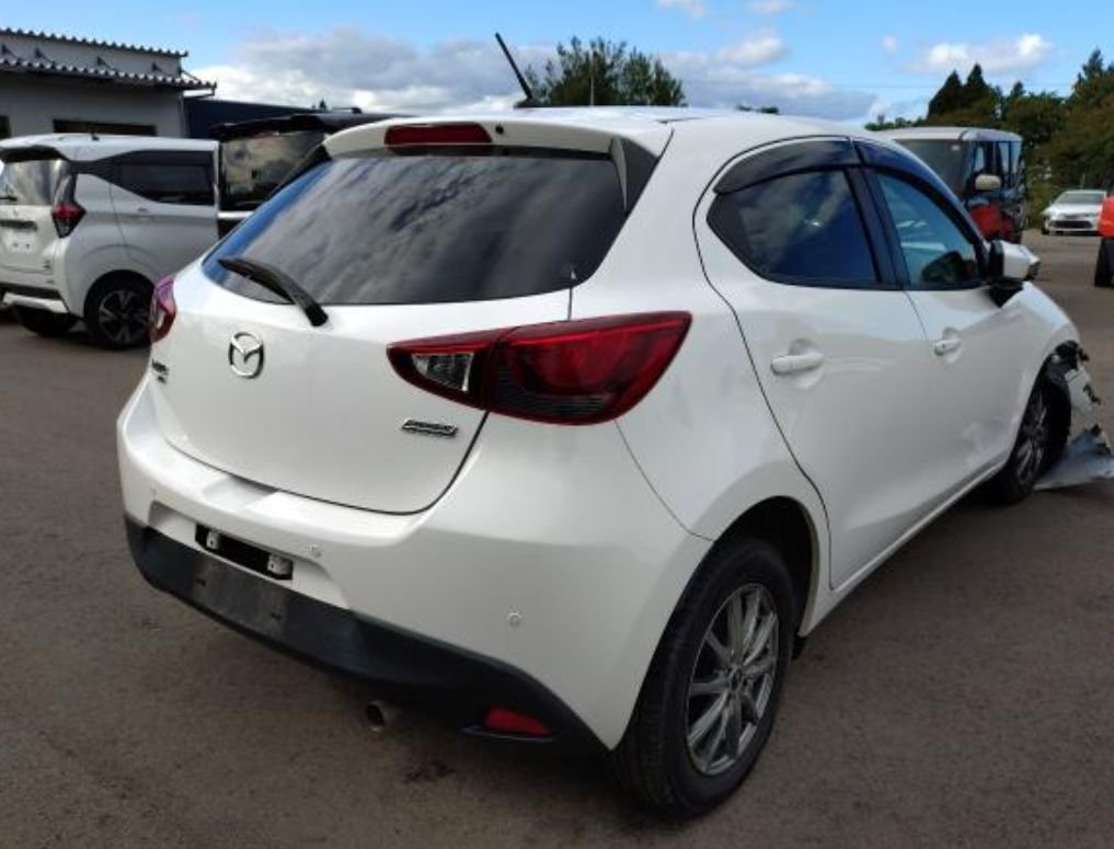 Rear right of the Mazda Demio