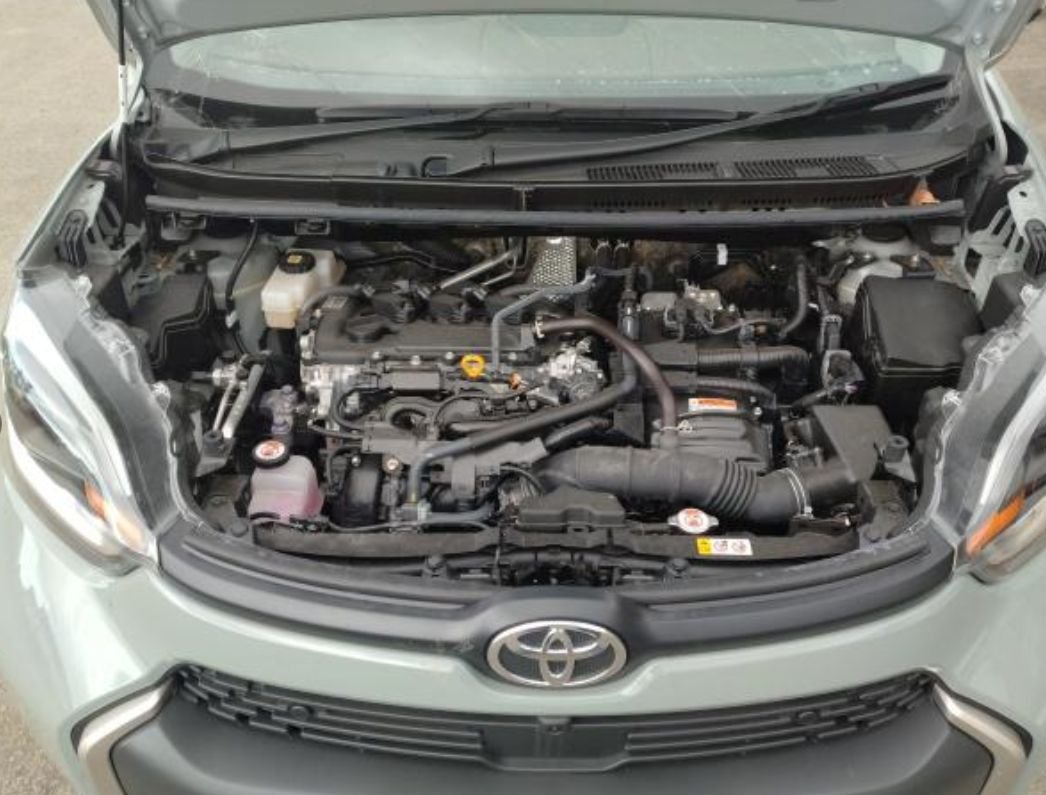 Engine bay of the 1.5 L hybrid