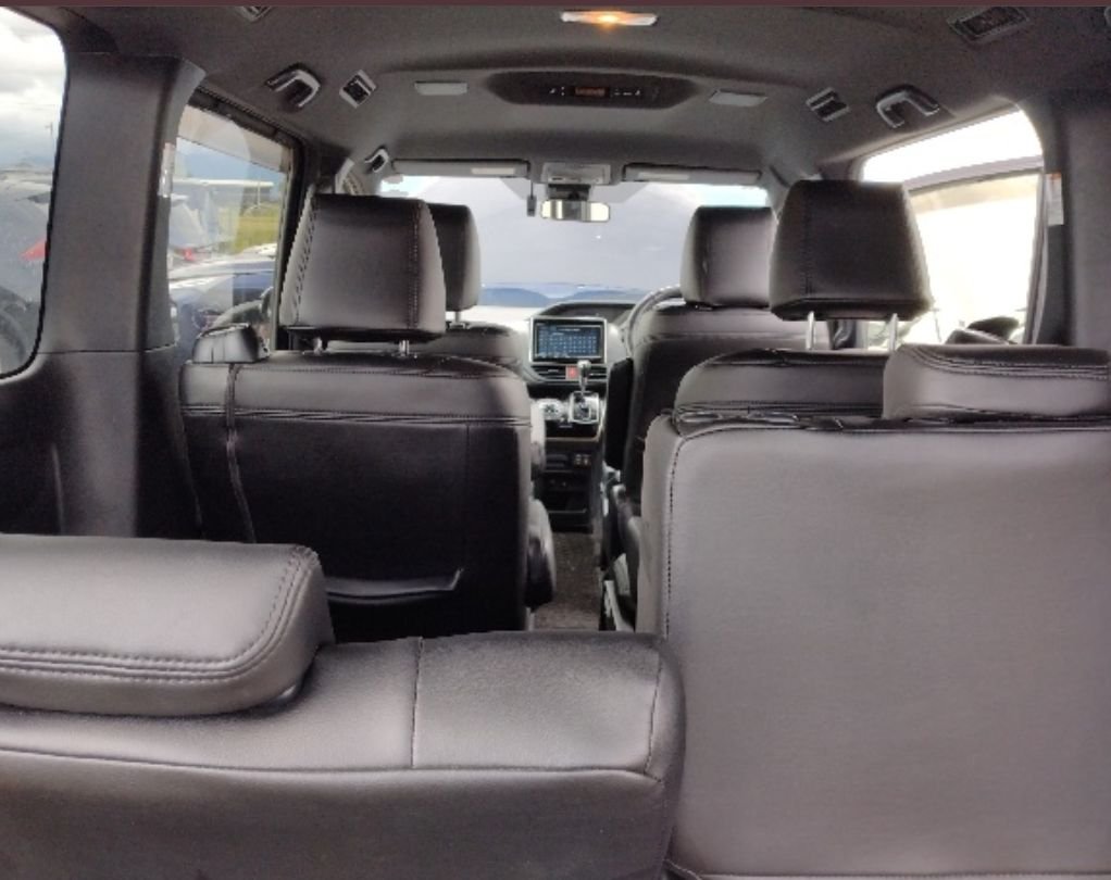 Rear seats and cabin