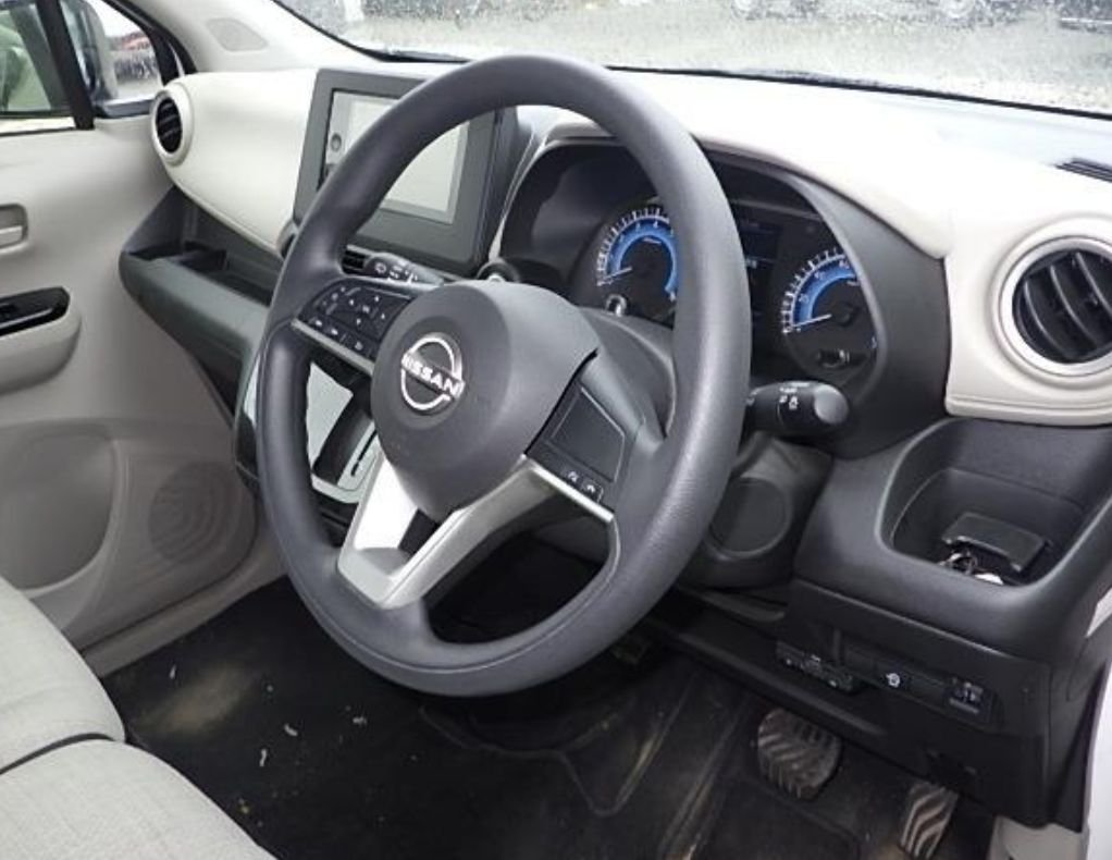 Right-hand-drive interior and steering wheel
