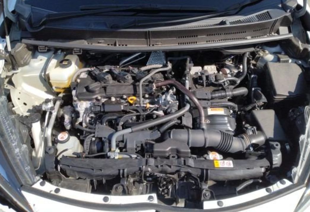 Engine bay of the 1.5 L hybrid
