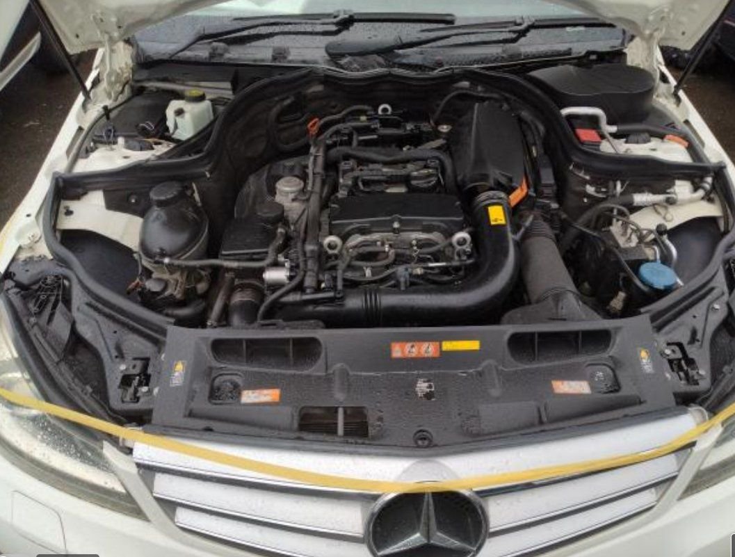 1.8 litre turbo petrol engine bay